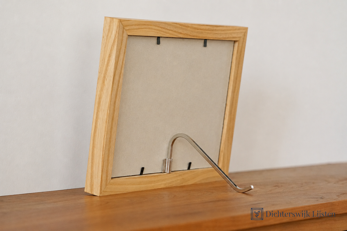 Clip-on standaard voor fotolijsten
